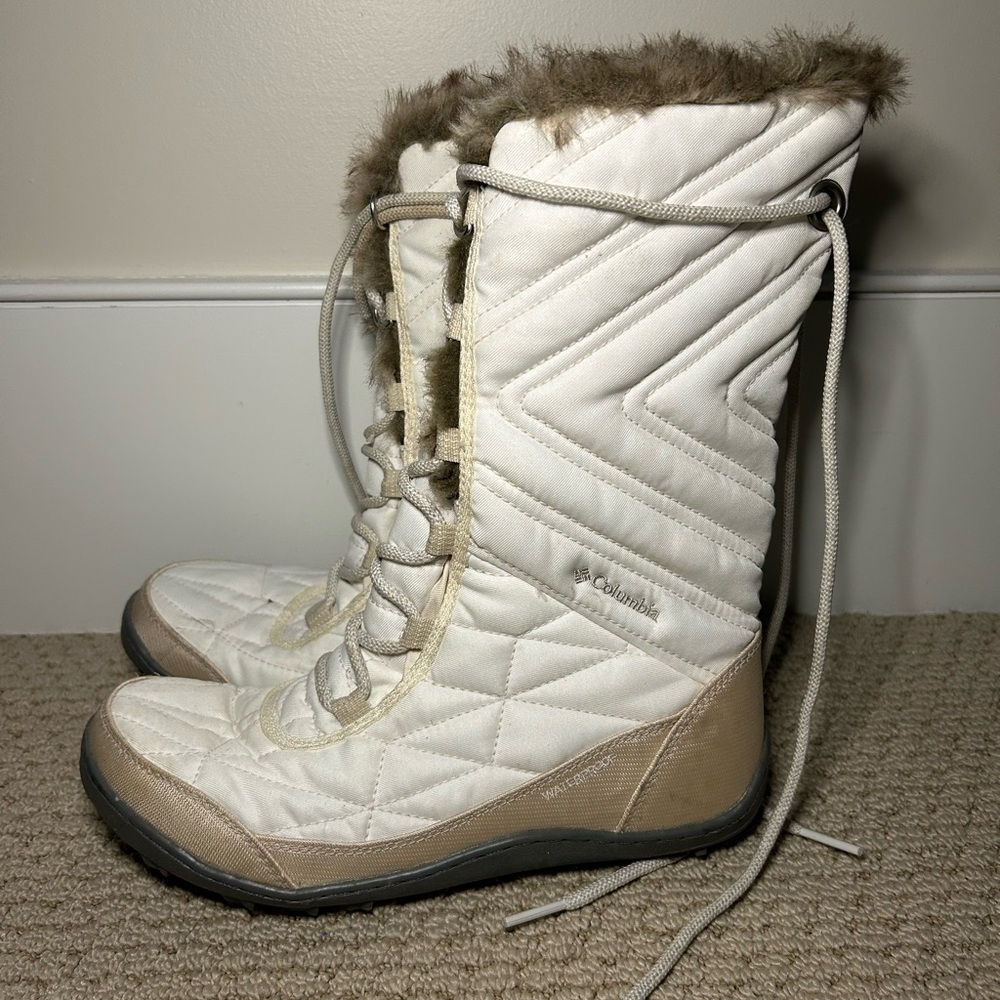 Columbia Women's White and Tan Winter Boots